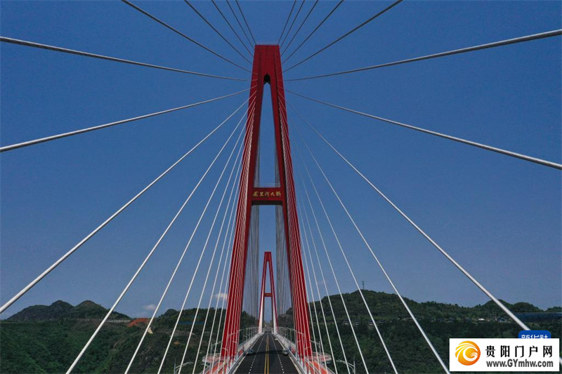 贵州龙里河大桥建成通车(图6) 贵州龙里河大桥建成通车(图6)