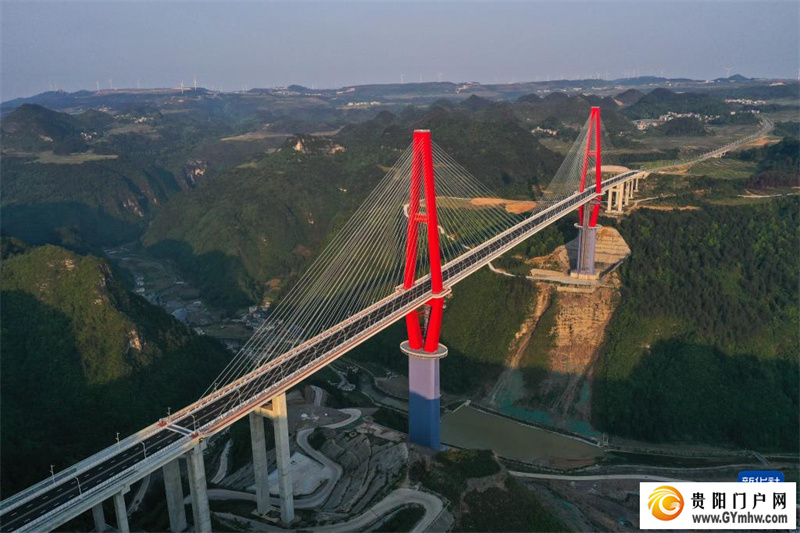 贵州龙里河大桥建成通车(图8) 贵州龙里河大桥建成通车(图8)